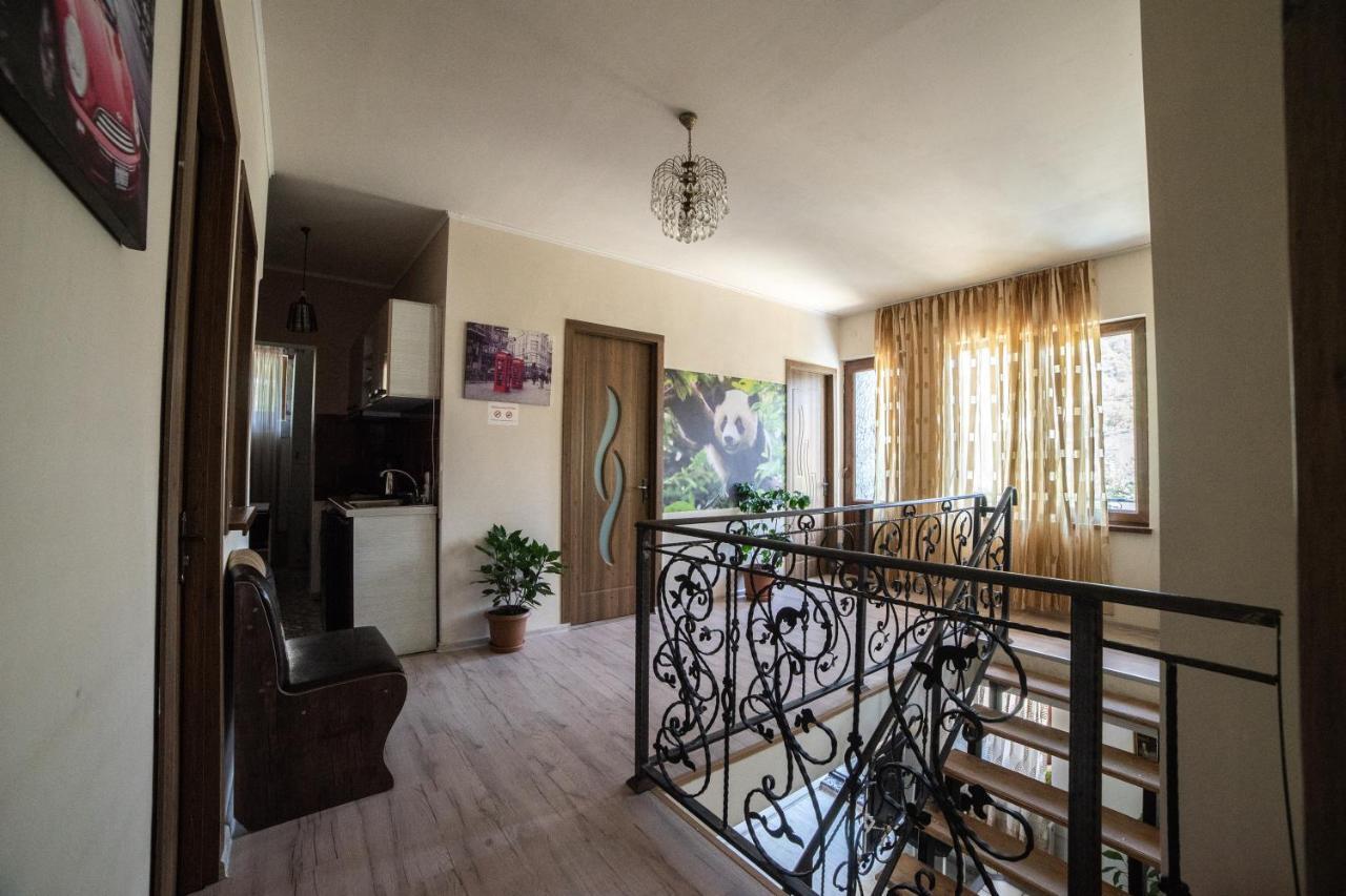 Happy Pandasn12 Hotel Borjomi Exterior photo
